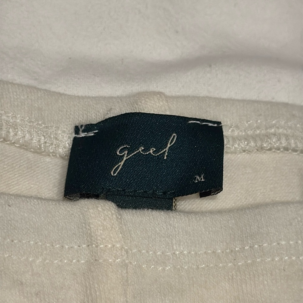 Geel Roxie Shorts - Picture 4 of 5
